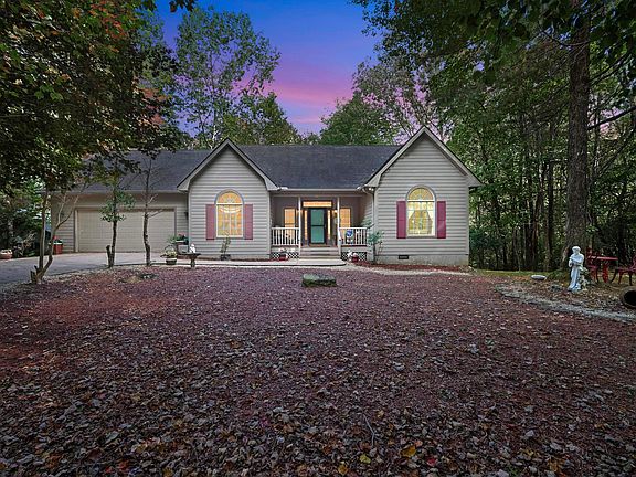 BEAUTIFULLY PAINTED AND UPDATED INSIDE AND OUTSIDE.