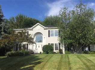 700 Nancy Dr, Aurora, OH 44202