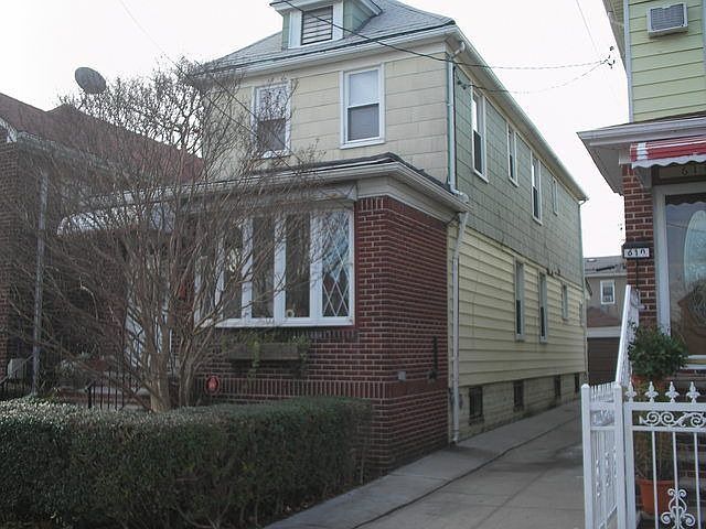 2nd image of 612 E 52nd St