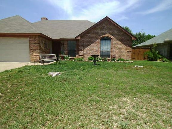 3rd image of 803 Crystal Creek Ln