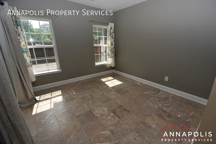 888 Stonehurst Ct — Photo 10