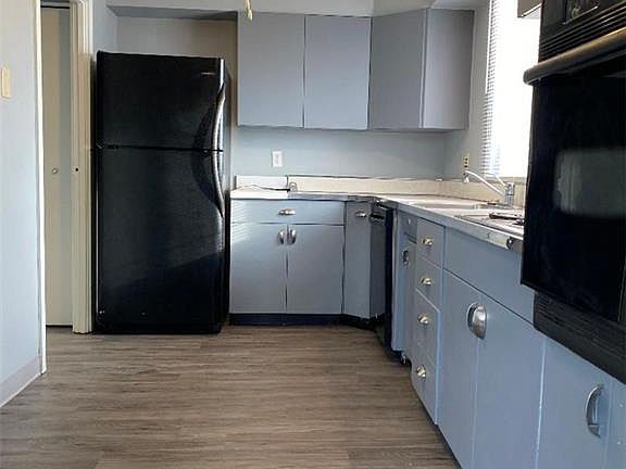 2nd image of 16100 Van Aken Blvd APT 408