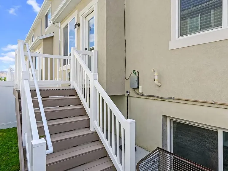 45 N 2050 W — Photo 27