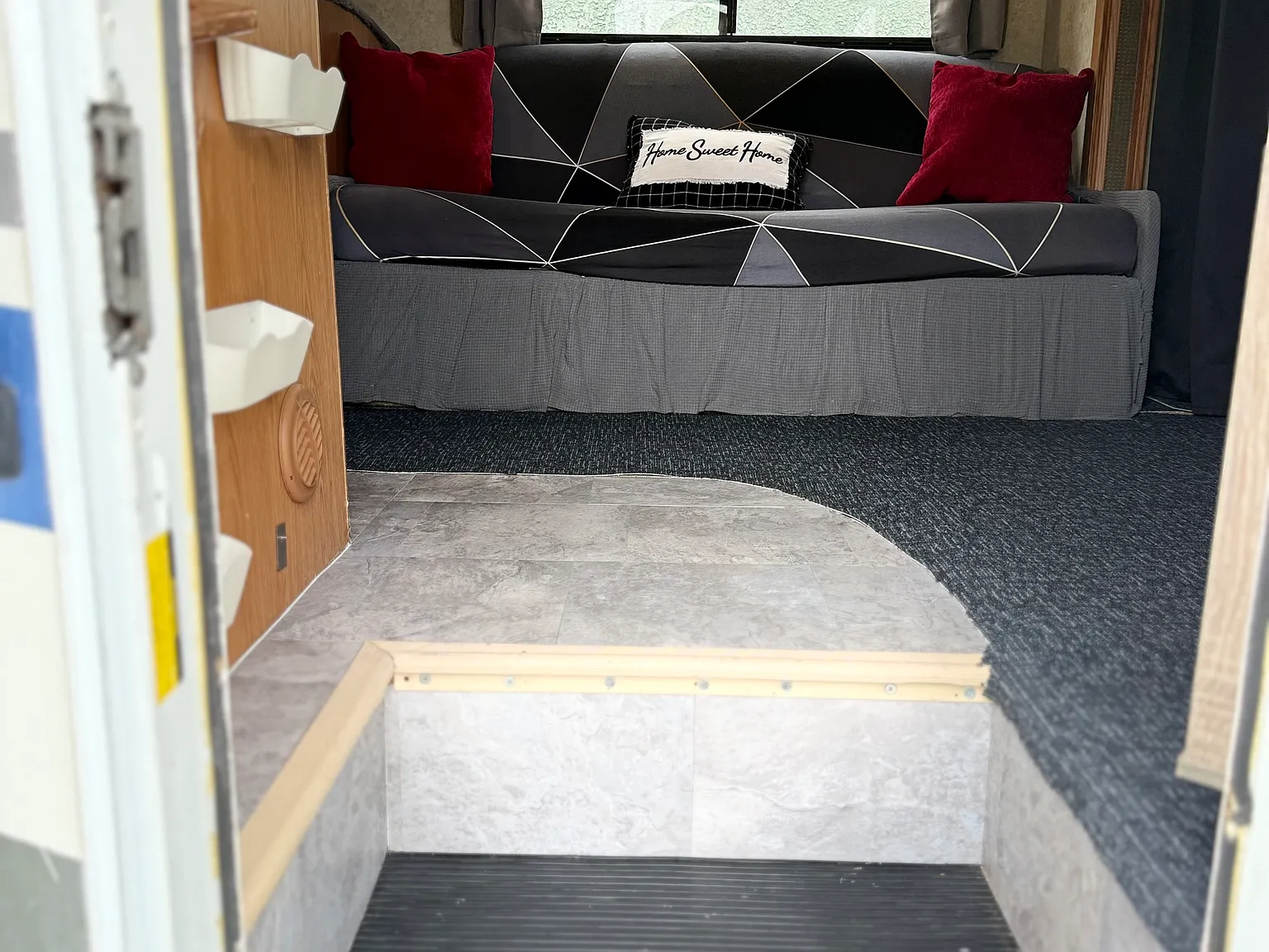 1 bed, 32 sqft, $1,200 — Photo 2