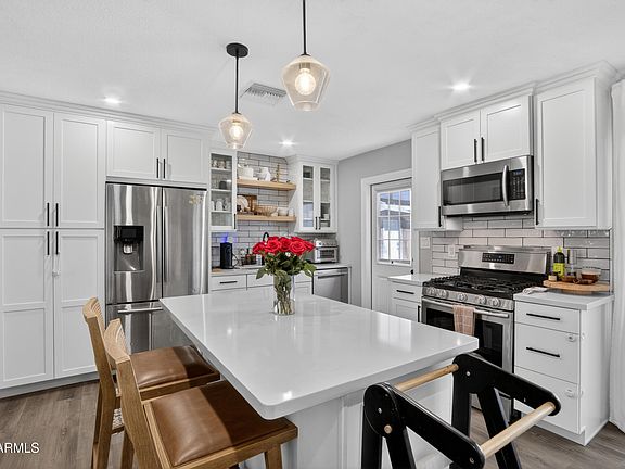 5th image of 1022 W 13TH Street