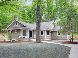 6611 Wildwood Dr, West Olive, MI 49460