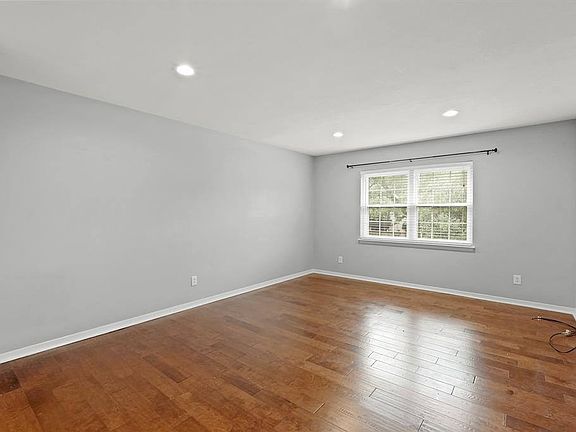 5th image of 2700 Bellefontaine St APT A25