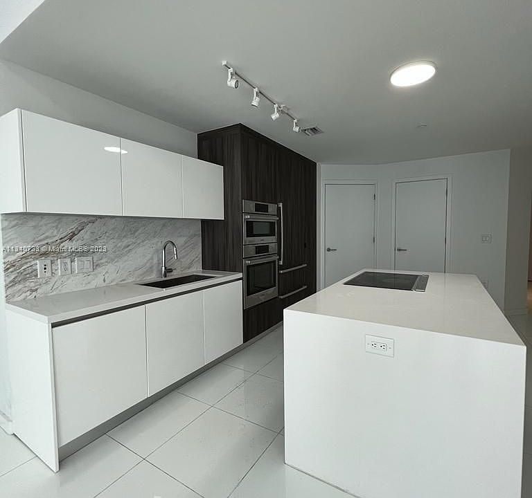 1st image of 851 NE 1st Ave Unit 2908