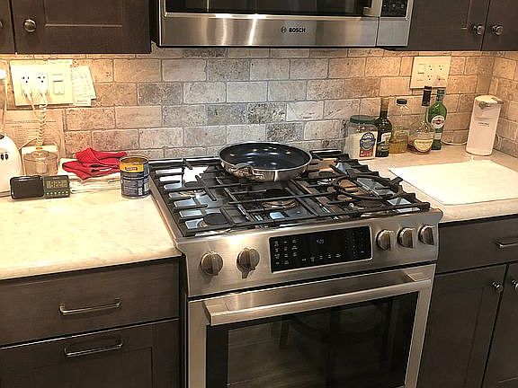 Dual fuel convection oven