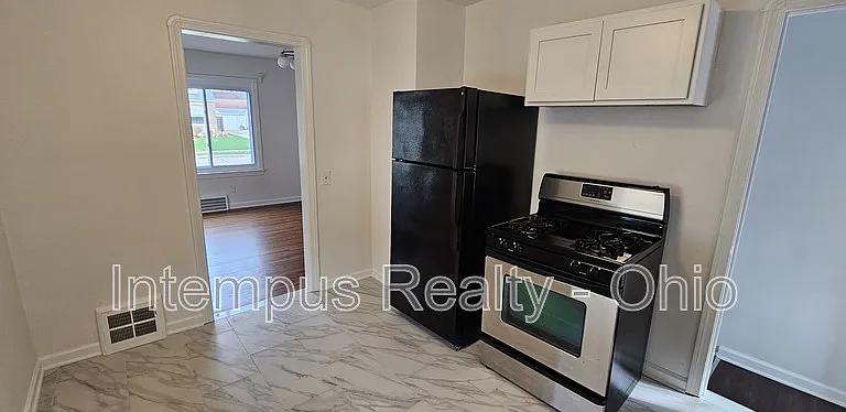 360 E 326th St — Photo 22