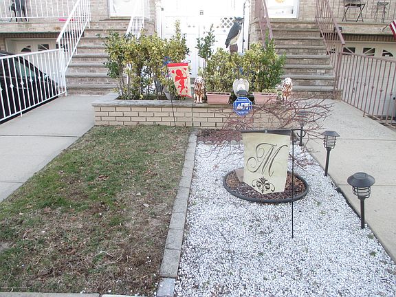 4th image of 176 Melvin Ave