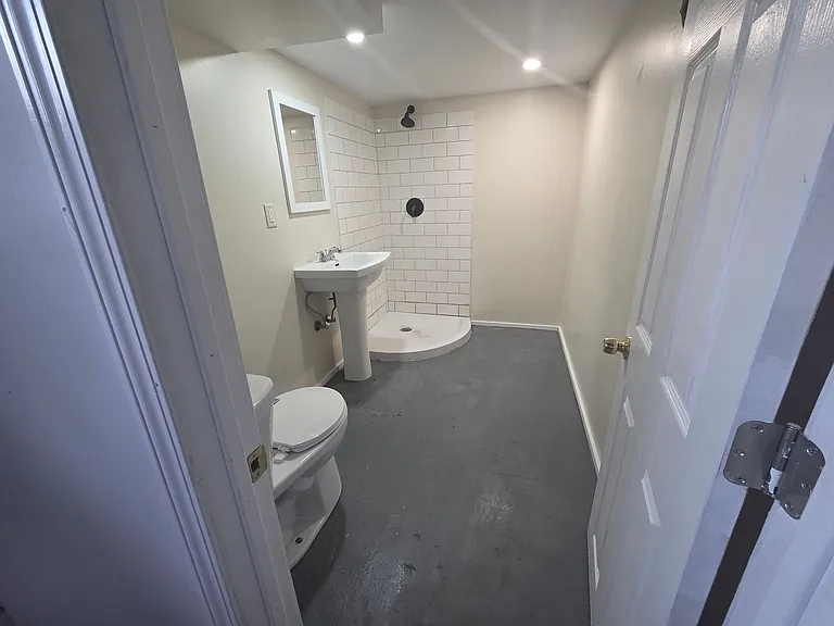 6841 W Fond Du Lac Ave — Photo 10