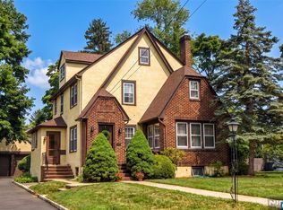 255 Pearsall Ave, Ridgewood, NJ 07450