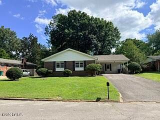 1st image of 12 Woodmere Dr