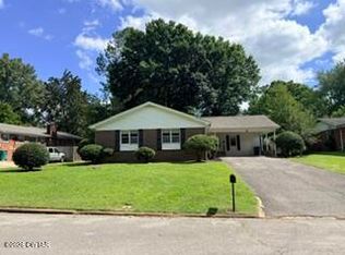 12 Woodmere Dr, Jackson, TN 38301