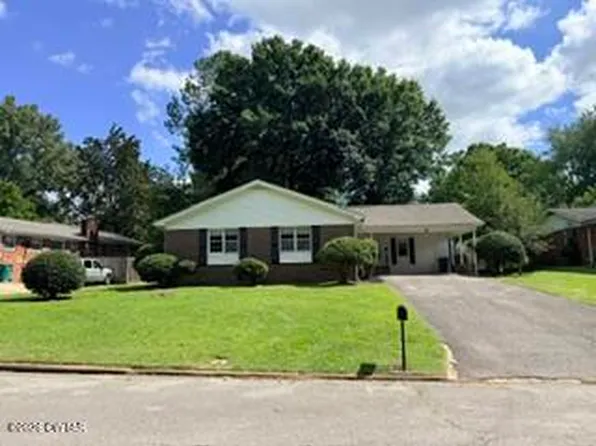 12 Woodmere Dr, Jackson, TN 38301