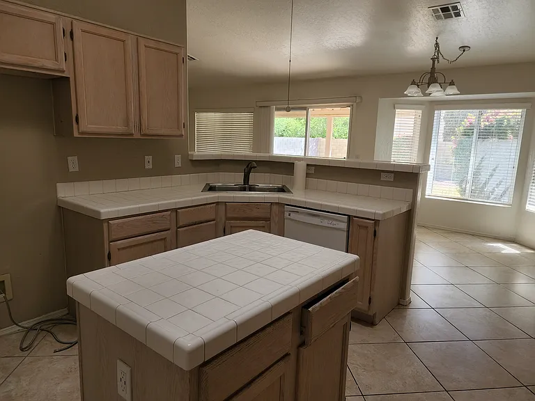 1126 W Grand Caymen Dr — Photo 19