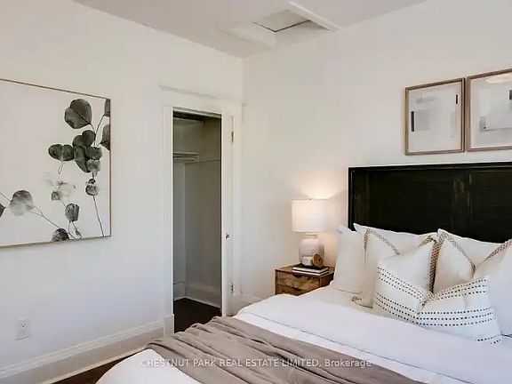 3rd image of 105 Greenwood Ave #1A
