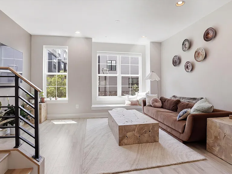 7356 Blade Dr — Photo 15