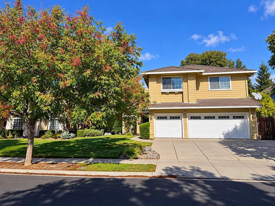 3716 Valley View Way