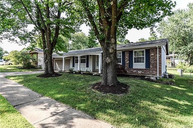 1st image of 513 Arborwood Dr