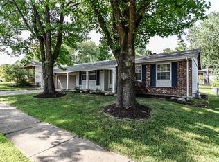 513 Arborwood Dr, Ballwin, MO