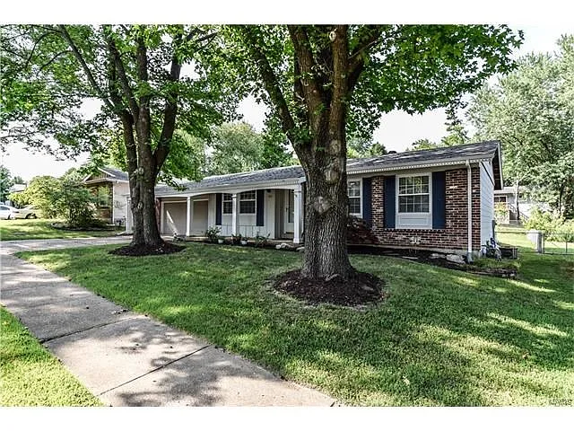 513 Arborwood Dr photo 1