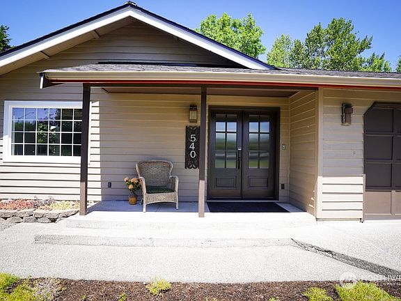 2nd image of 540 Rosewood Court S