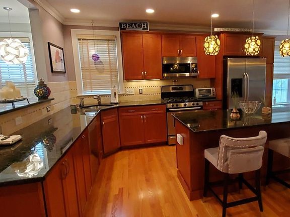 3rd image of 290 West St Unit 290