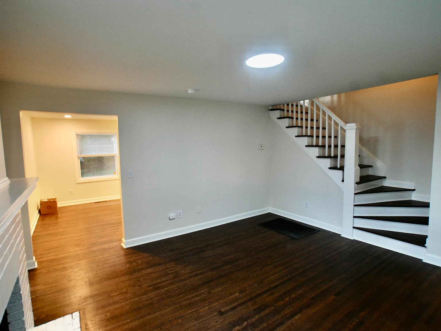 2 bed, 1.0 bath, 988 sqft, $2,000 — Photo 3