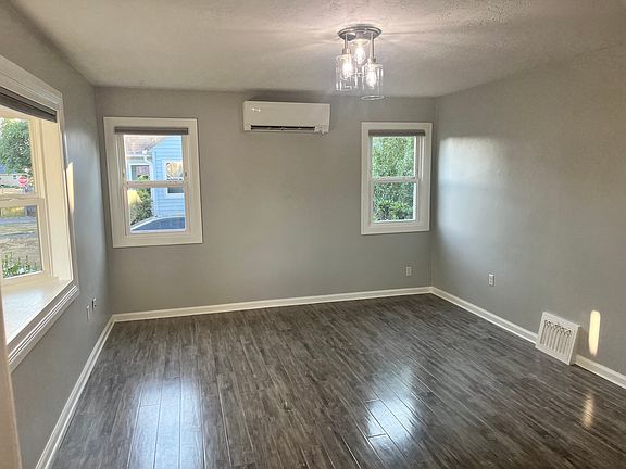 3rd image of 1533 G St