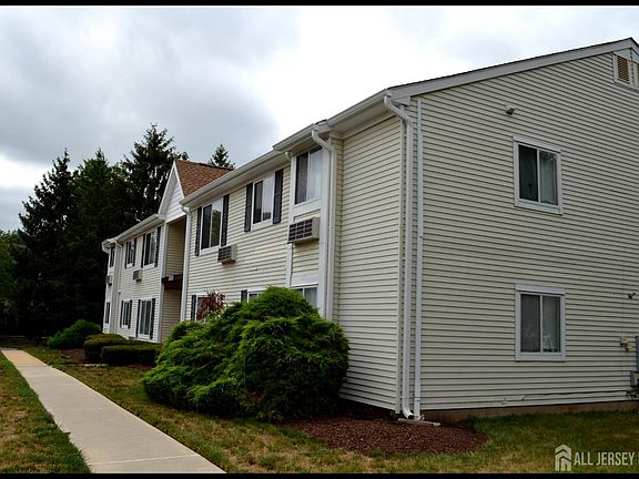 5th image of 71 Eton Way