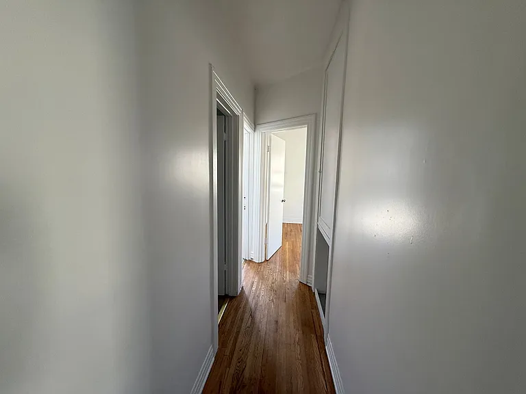 1143 N Commonwealth Ave — Photo 11