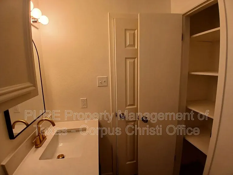 2725 Allencrest Dr — Photo 23
