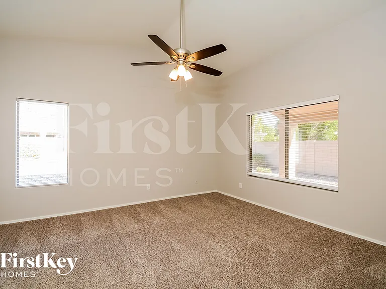 13414 W Port Royale Ln — Photo 8