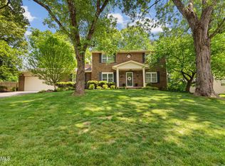 1402 Charing Rd, Knoxville, TN 37922