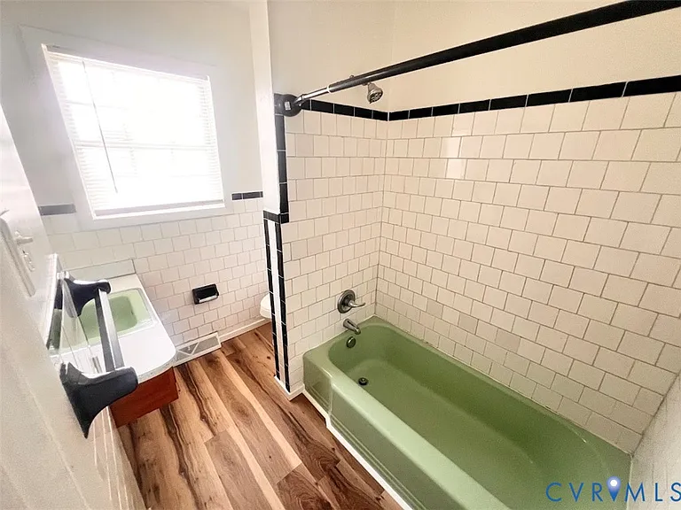 2706 Jackson St — Photo 7
