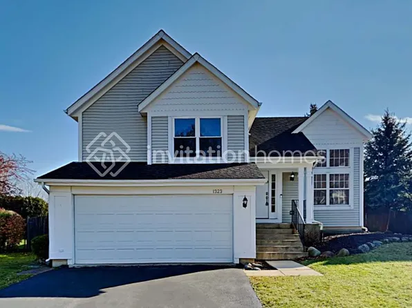 1323 Locust Ct, Grayslake, IL 60030