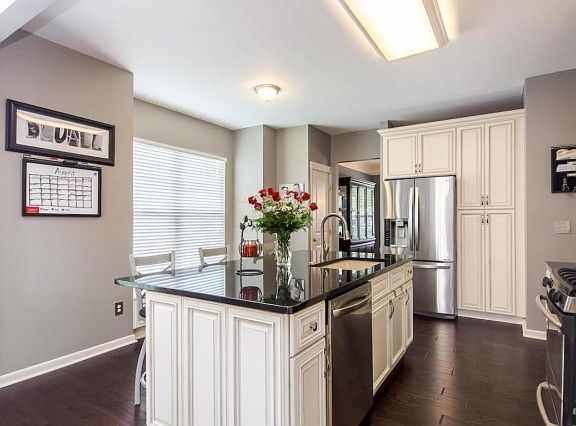 3rd image of 5713 Sugarwood Dr