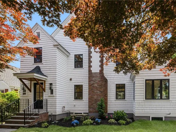 111 Kay St, Newport, RI 02840