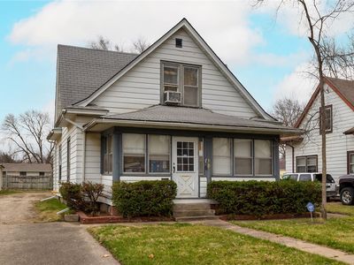 2810 E Walnut St, Des Moines, IA, 50317