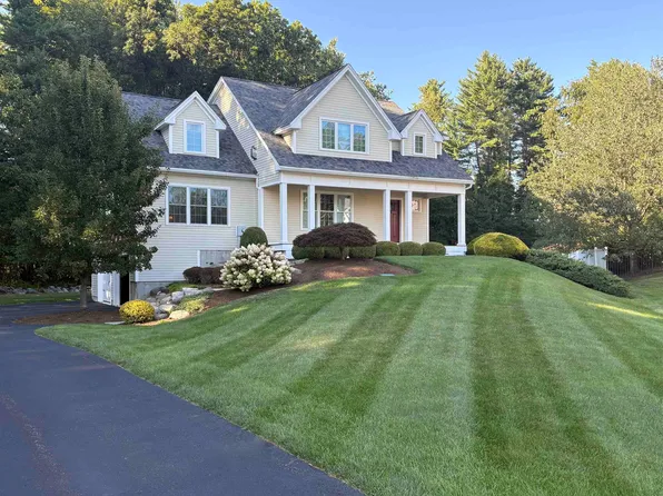 10 Heron Way, Stratham, NH 03885