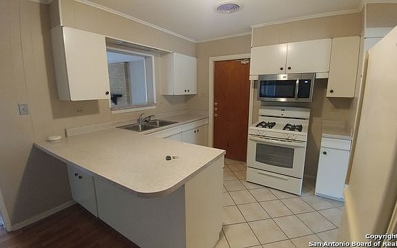 4th image of 302 Green Meadow Blvd