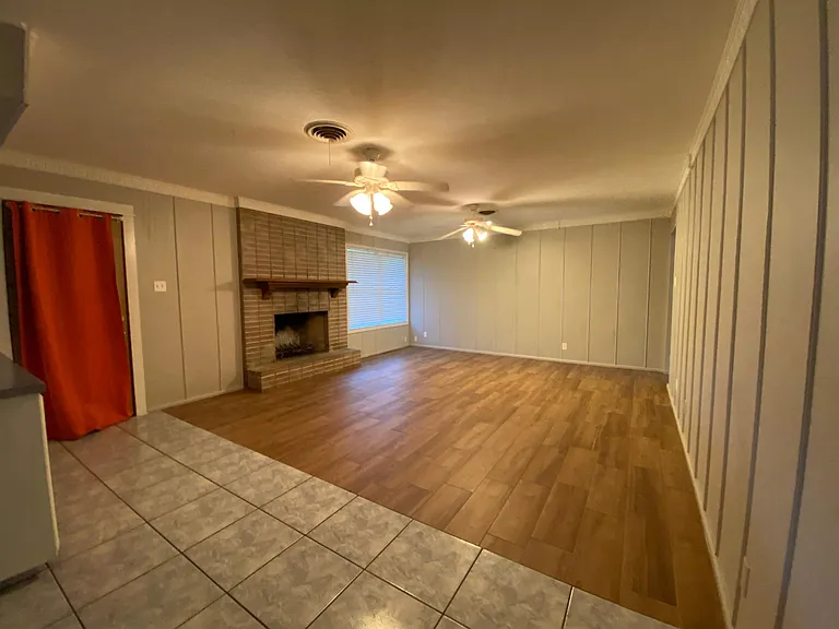 536 W Yoakum Ave — Photo 6