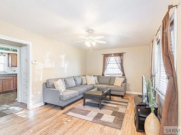 2nd image of 1058 Vine Ave