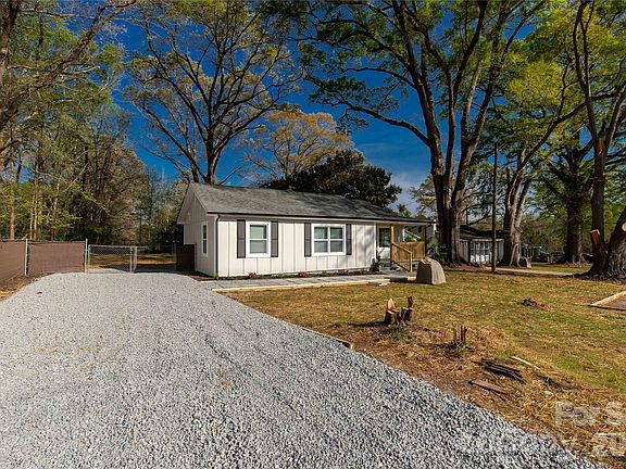 3rd image of 2862 Greenwood Rd