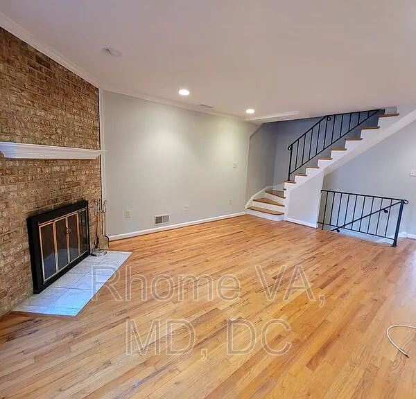3749 Kanawha St NW — Photo 21