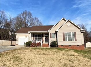 409 N Ayersville Rd, Mayodan, NC 27027