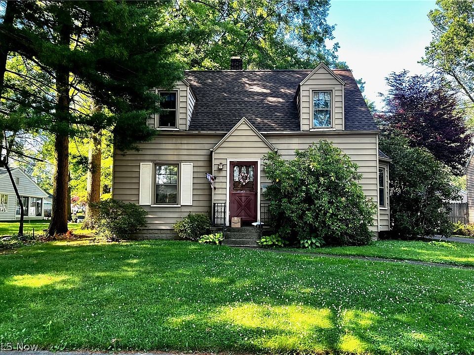 1st image of 2637 Woodland St NE