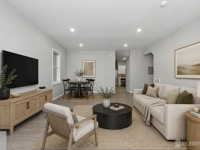327 S Orange Ave #1 — Photo 2